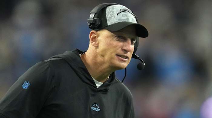 Chargers interim coach Giff Smith